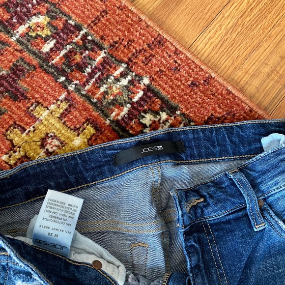 Joes straight leg skinny jeans. - Picture 4 of 4